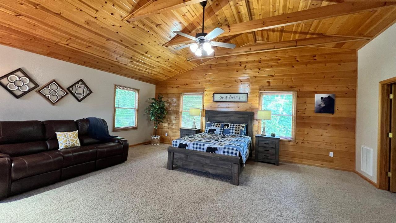 Mistletoe Cabin- Private Cabin W Views, Hottub, Pet Friendly เมอร์ฟี ภายนอก รูปภาพ