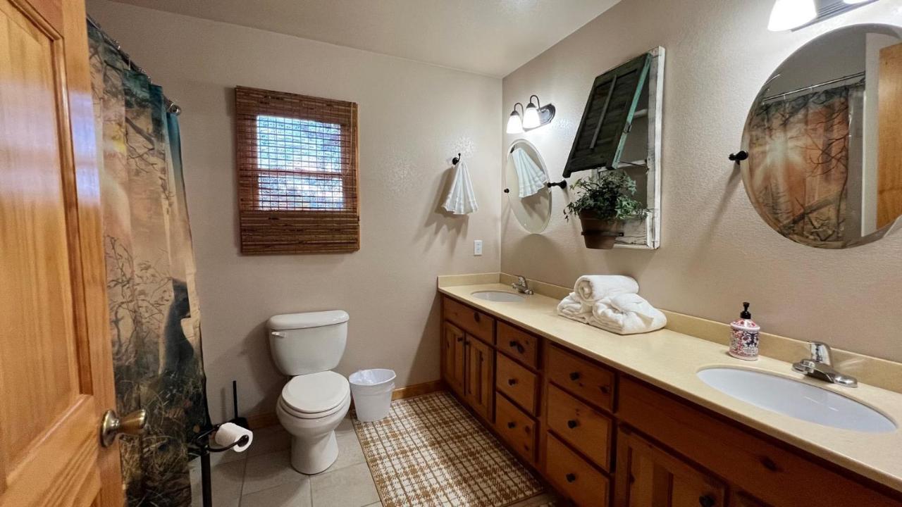Mistletoe Cabin- Private Cabin W Views, Hottub, Pet Friendly เมอร์ฟี ภายนอก รูปภาพ